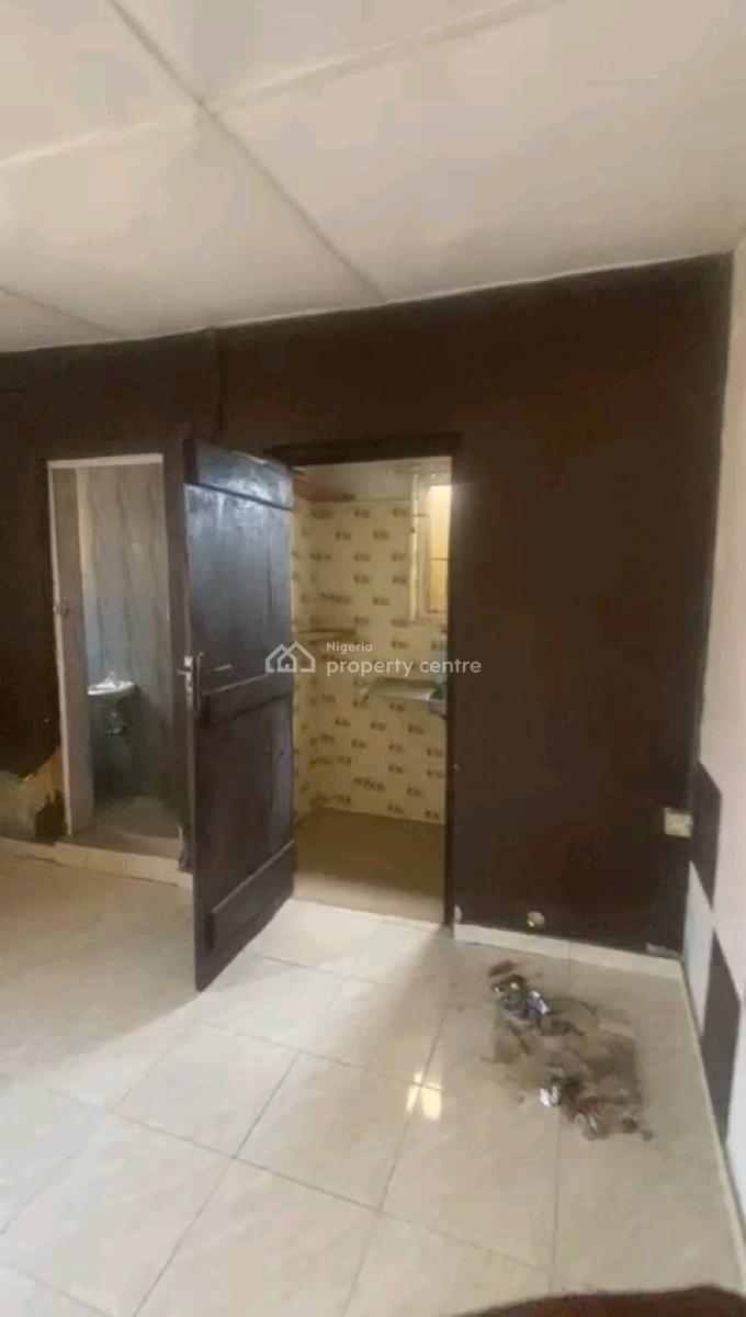 Newly Renovated Spacious Mini Bungalow with 1t1b, Aran Orin Street, Ifako, Gbagada, Lagos, Detached Bungalow for Rent