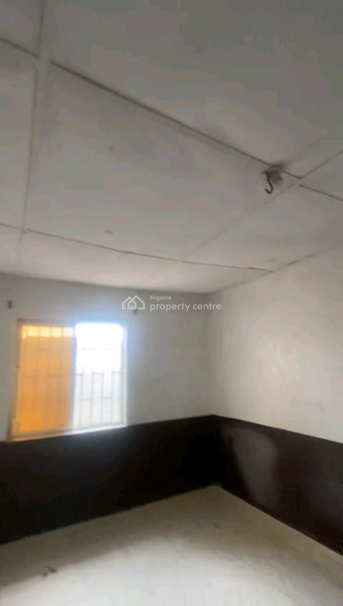 Newly Renovated Spacious Mini Bungalow, Aran Orin Street, Ifako, Gbagada, Lagos, Detached Bungalow for Rent
