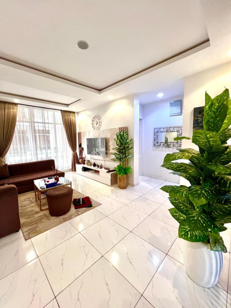 Cozy One Bedroom Apartment with Good Ambience, Ologolo, Lekki, Lagos, Flat / Apartment Short Let