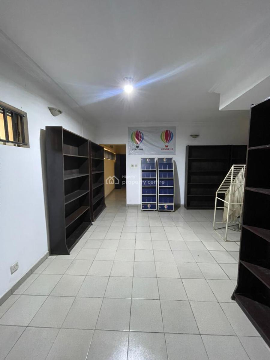 Commercial Spacious 3 Bedrooms Apartment Upstairs, Off Admiralty Way, Lekki Phase 1, Lekki, Lagos, Office Space for Rent
