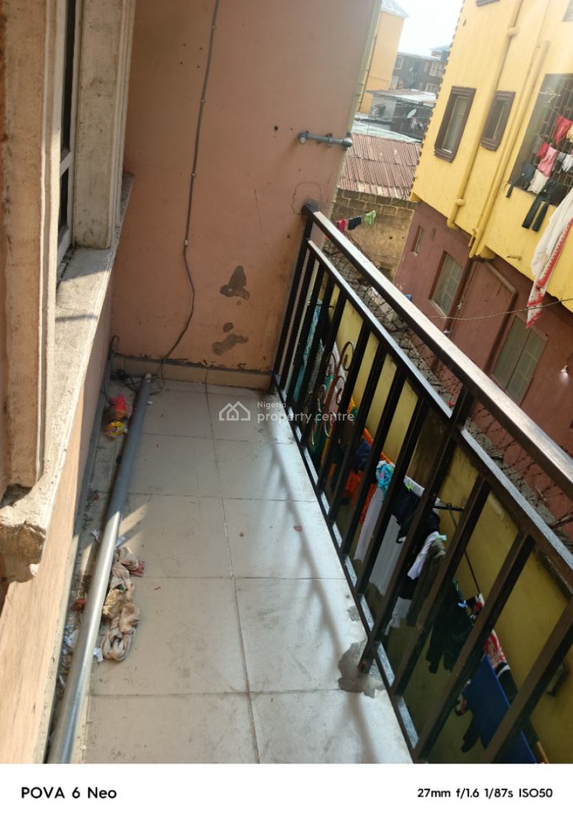 Super and Spacious Mini-flat, Off Lawanson Road, Surulere, Lagos, Mini Flat (room and Parlour) for Rent