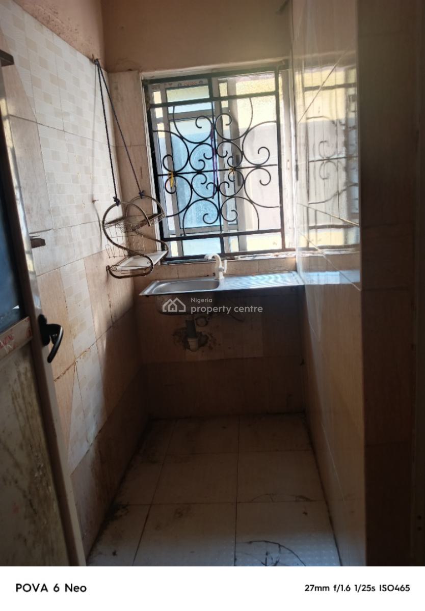 Super and Spacious Mini-flat, Off Lawanson Road, Surulere, Lagos, Mini Flat (room and Parlour) for Rent
