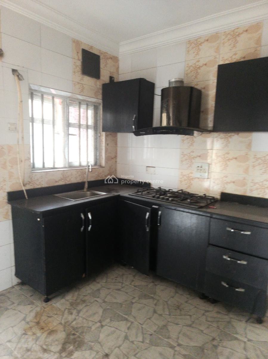 Clean and Affordable 2 Bedroom Upstairs, Idiroko Estate, Ilaje, Ajah, Lagos, Flat / Apartment for Rent