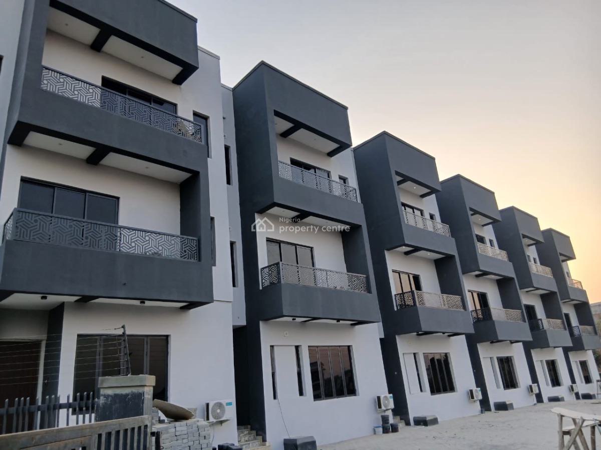 4 Bedrooms Terraced Duplex with 2 Living Rooms with Bq, Guzape District, Abuja, Terraced Duplex for Sale