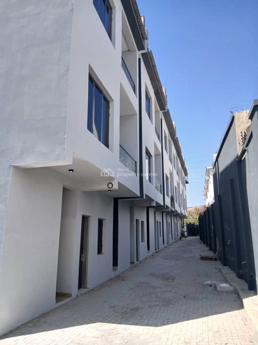 4 Bedrooms Terraced Duplex with 2 Living Rooms with Bq, Guzape District, Abuja, Terraced Duplex for Sale