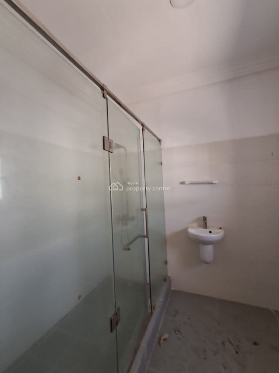 Relatively New Fully Serviced 3-bedroom Terrace with Bq, New Road Alpha Beach Chevron, Lekki, Lagos, Terraced Duplex for Rent