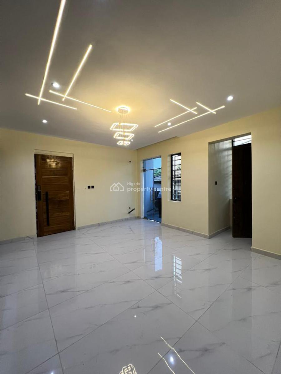 Exquisitely Finished 2 Bedroom Apartment with Elevator, Lekki Phase 1, Lekki, Lagos, Block of Flats for Sale