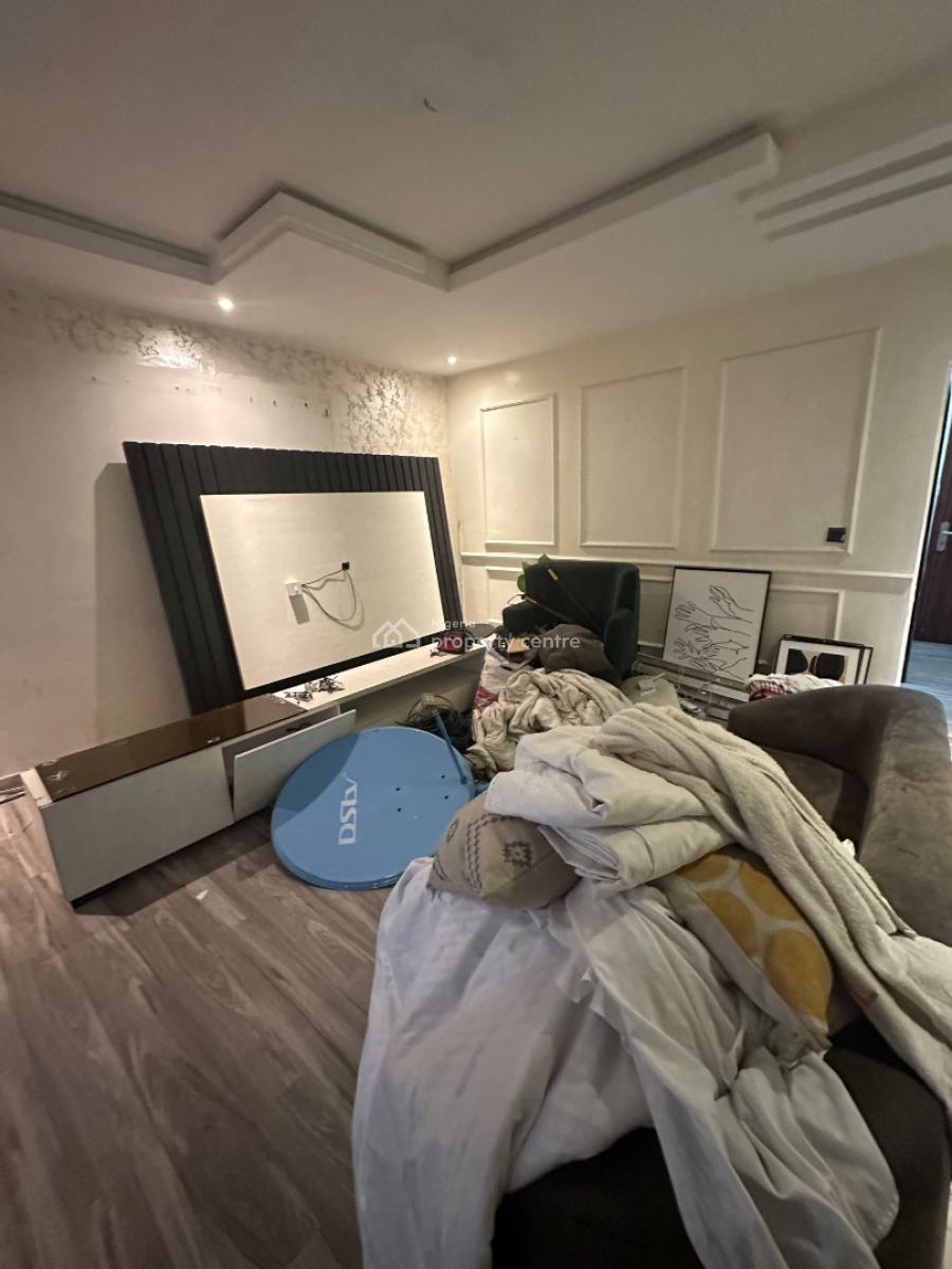 Fully Serviced Two Bedroom Apartment, Lekki Phase 1, Lekki, Lagos, Flat / Apartment for Rent