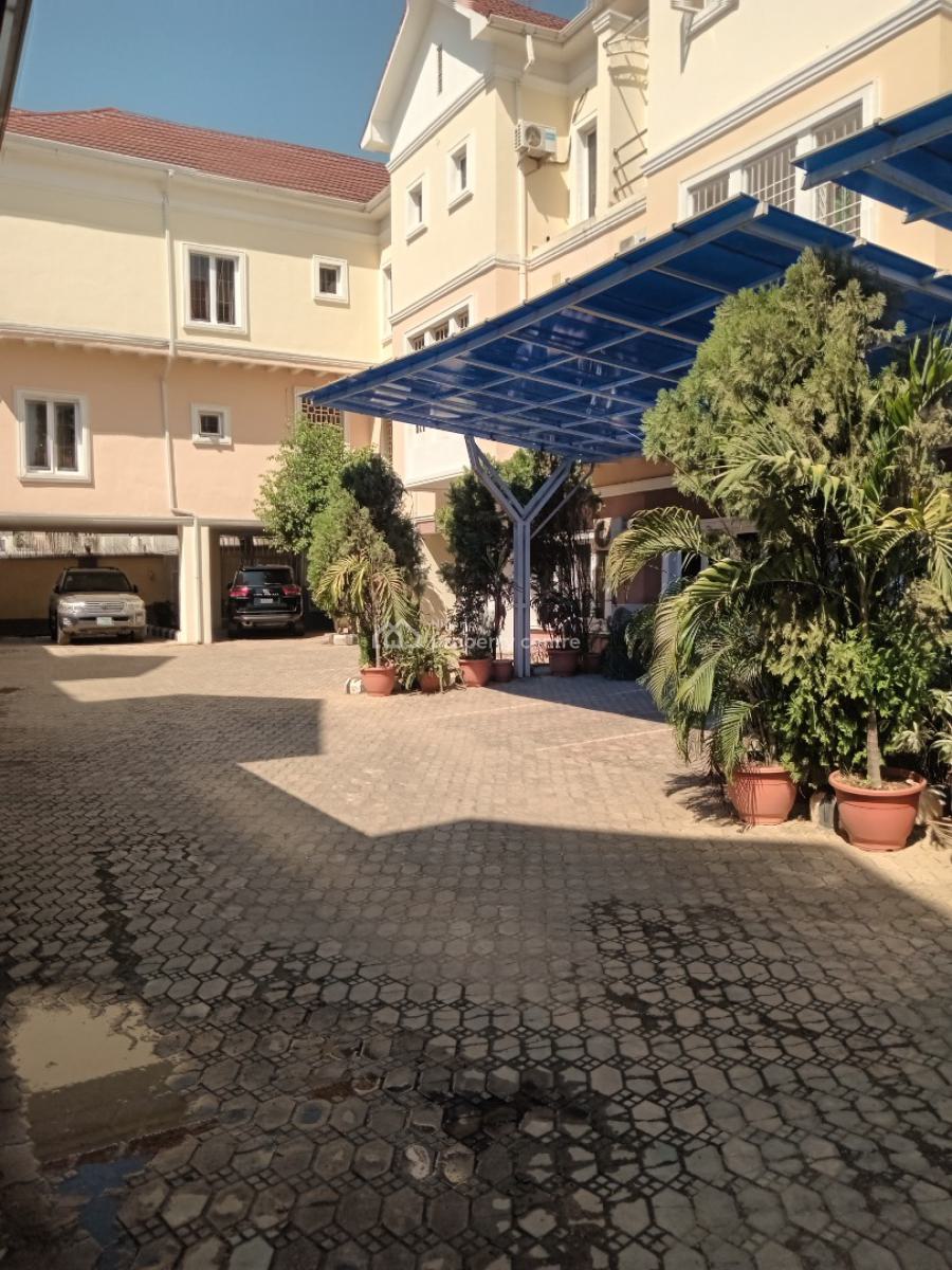 a Good Spacious & Serviced 5-bedroom Terrace Duplex + 1 Bq, Diplomatic Zone, Katampe Extension, Katampe, Abuja, Terraced Duplex for Rent