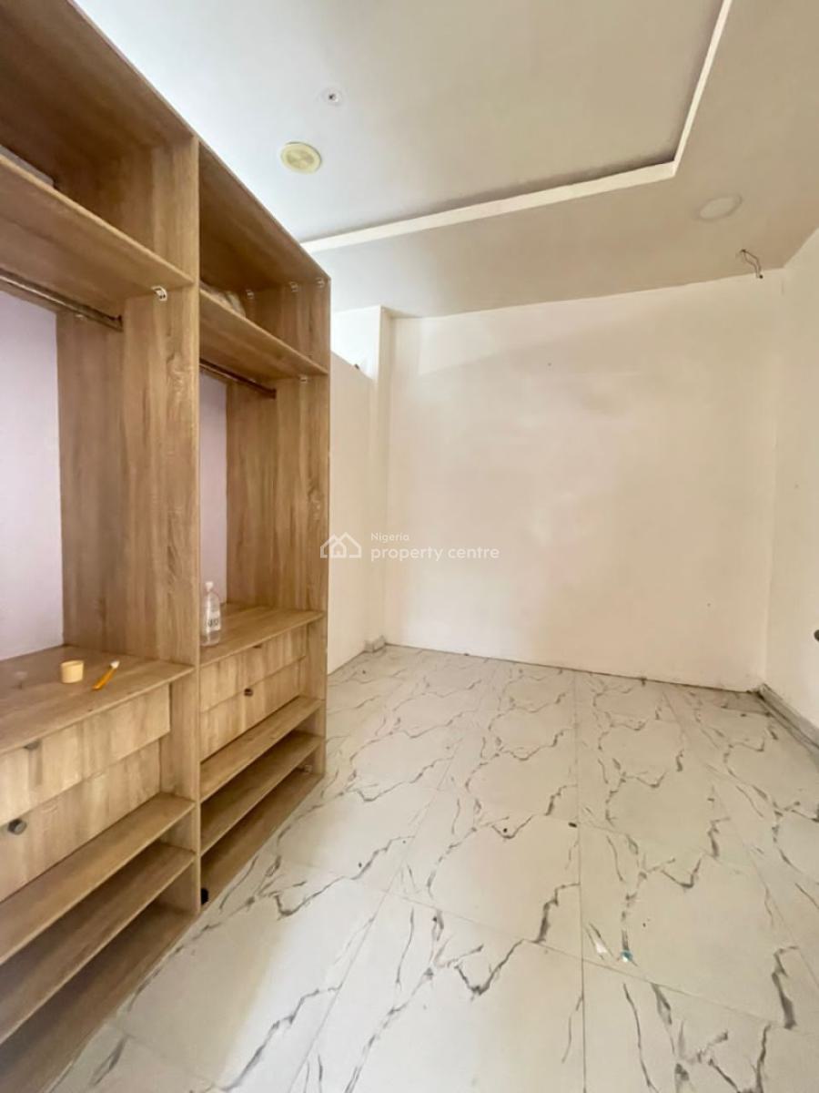 Shared 1 Bedroom Flat, Ikota, Lekki, Lagos, Mini Flat (room and Parlour) for Rent