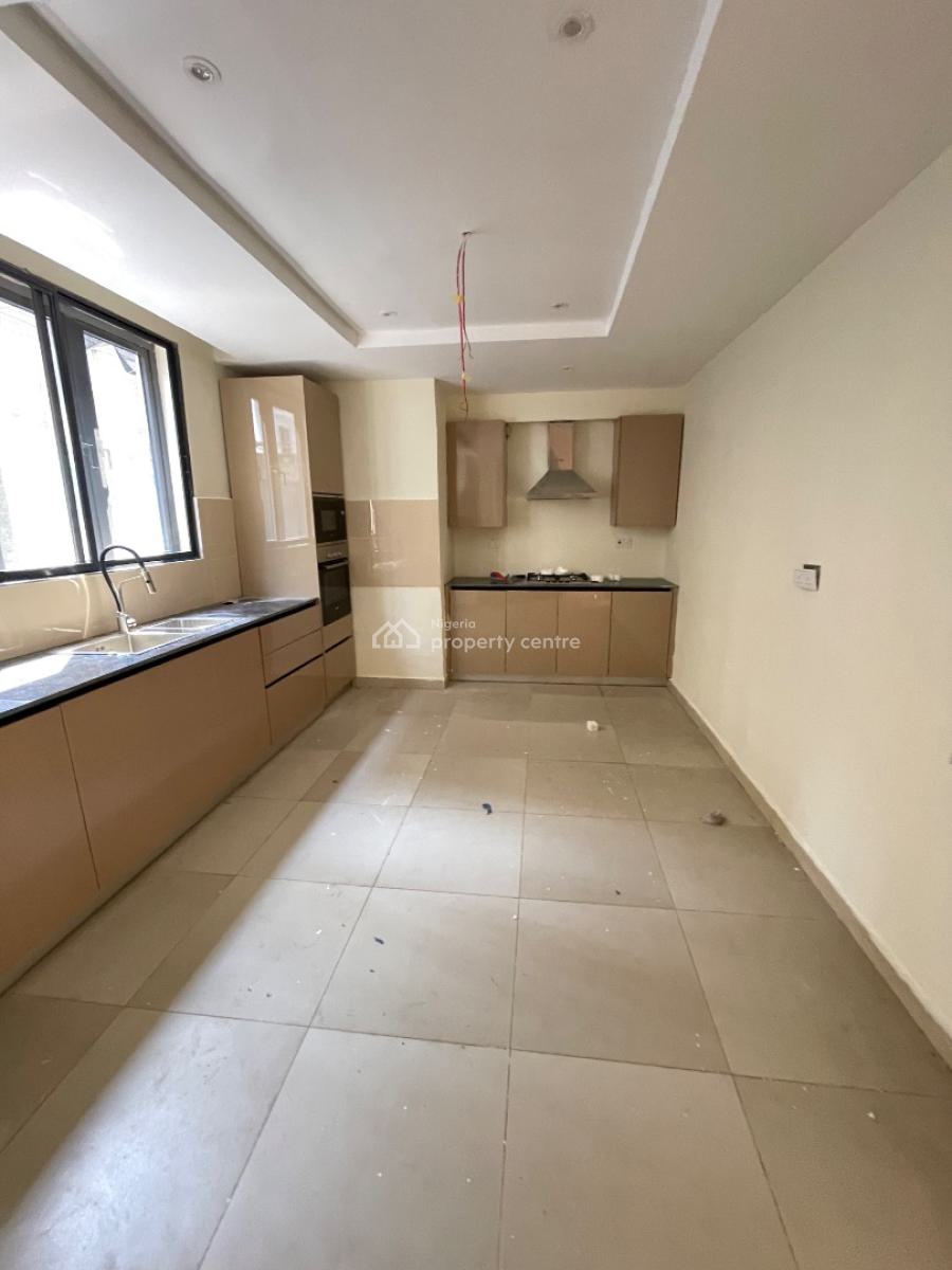 a 2 Bedroom Apartment with a Bq, Lekki Phase 1, Lekki, Lagos, Flat / Apartment for Sale