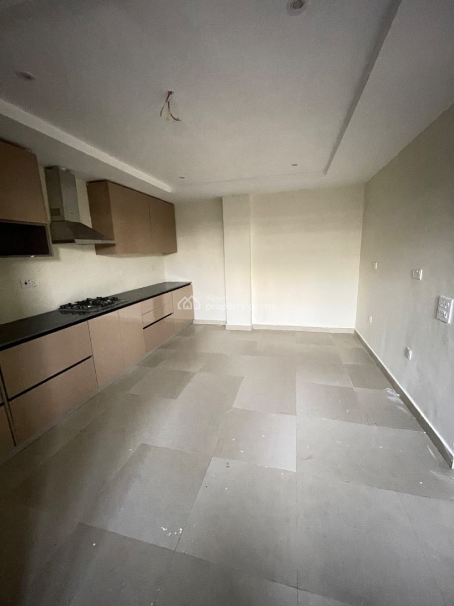 a 2 Bedroom Apartment with a Bq, Lekki Phase 1, Lekki, Lagos, Flat / Apartment for Sale