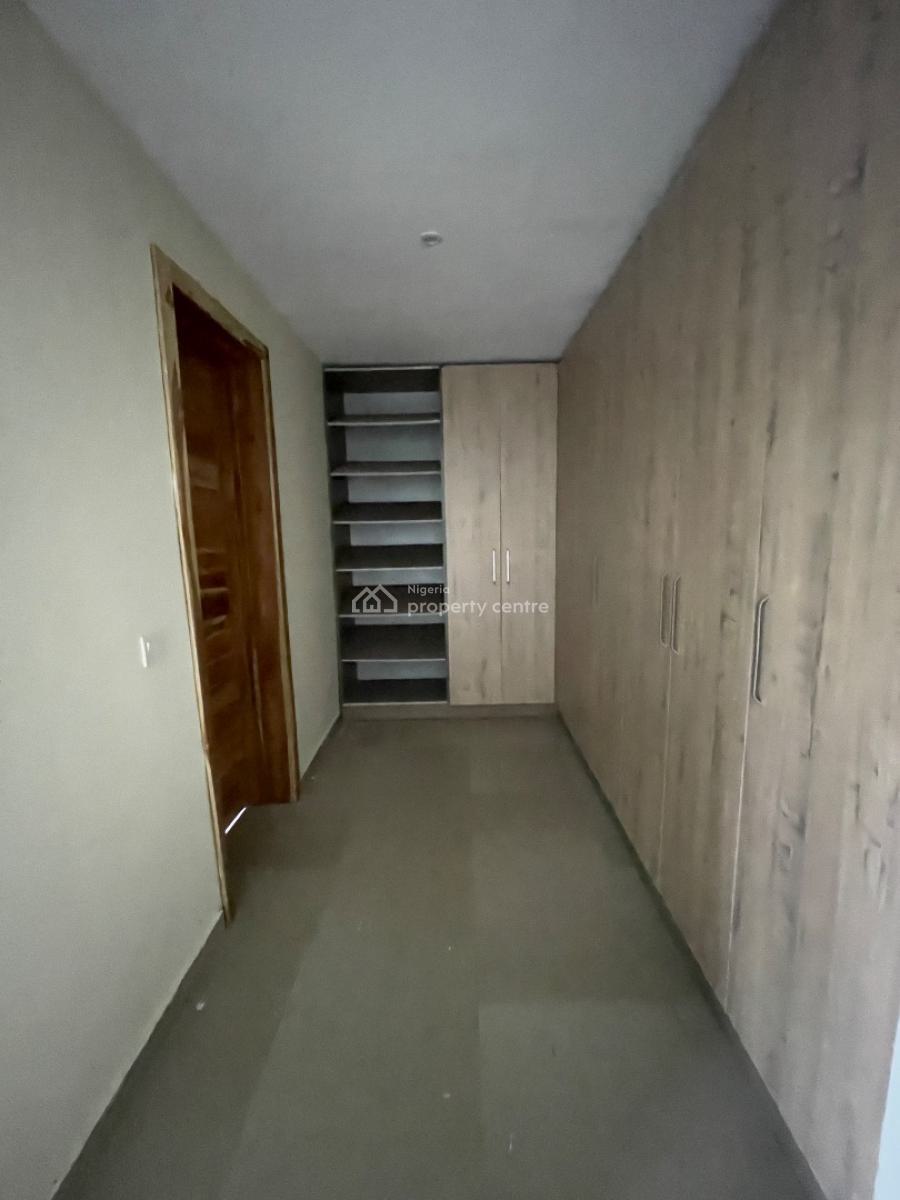 a 2 Bedroom Apartment with a Bq, Lekki Phase 1, Lekki, Lagos, Flat / Apartment for Sale