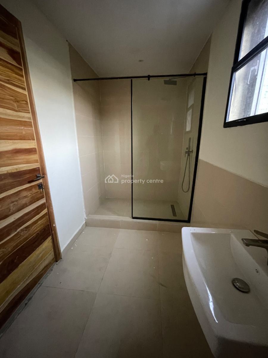 a 2 Bedroom Apartment with a Bq, Lekki Phase 1, Lekki, Lagos, Flat / Apartment for Sale