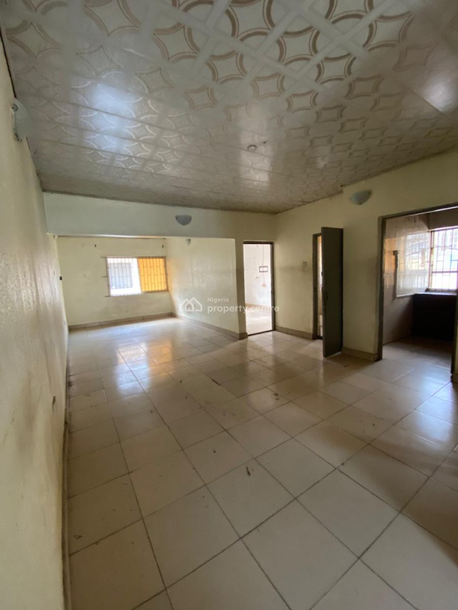 Relatively New 2 Bedroom Flat, Off Ogudu Ojota Road, Ogudu, Lagos, Flat / Apartment for Rent
