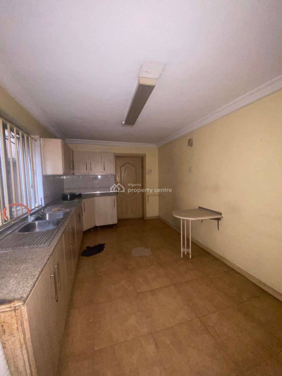 Spacious 6 Bedroom Apartment, Lekki Phase 1, Lekki, Lagos, Detached Duplex for Sale