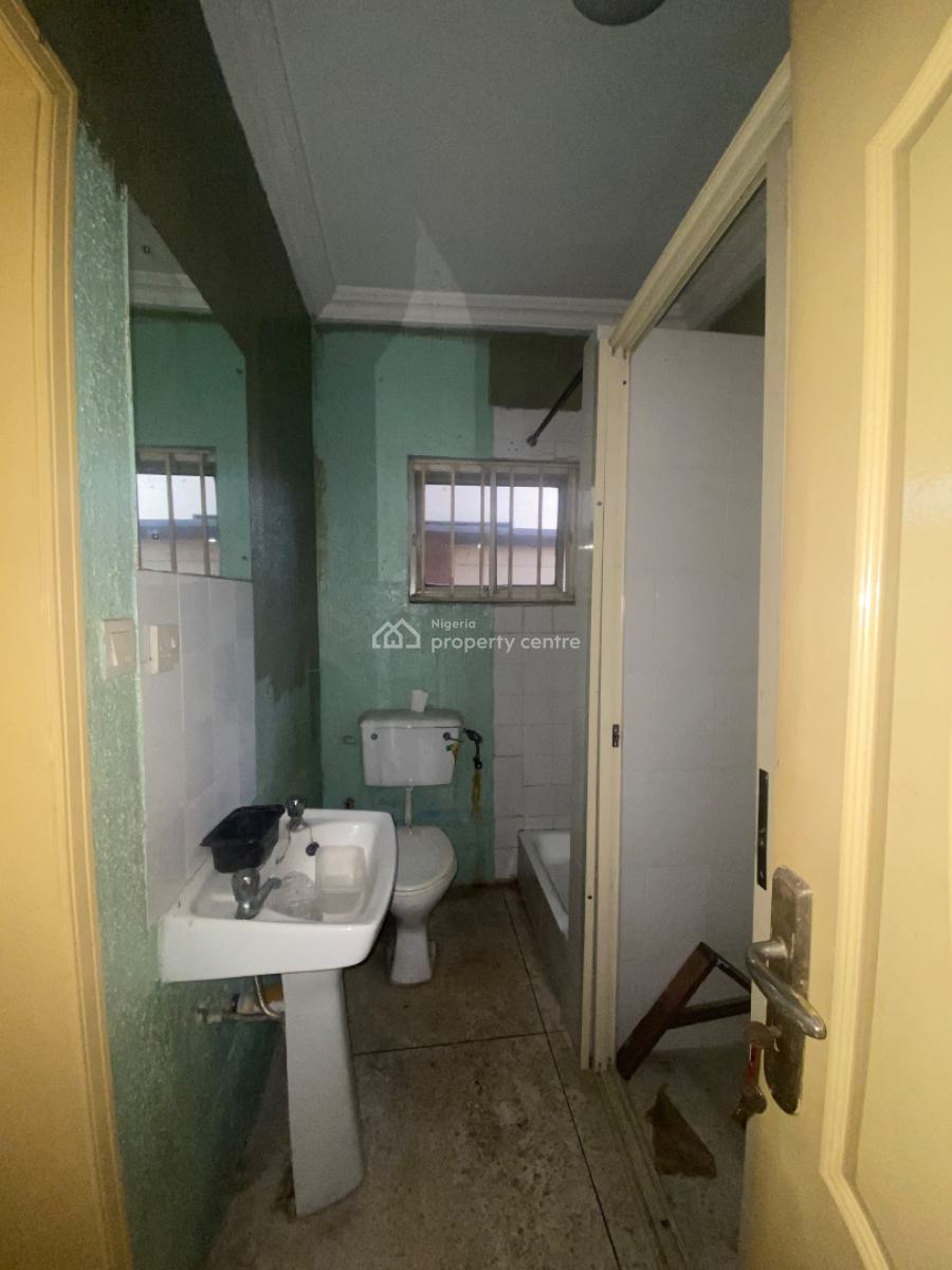 Spacious 6 Bedroom Apartment, Lekki Phase 1, Lekki, Lagos, Detached Duplex for Sale