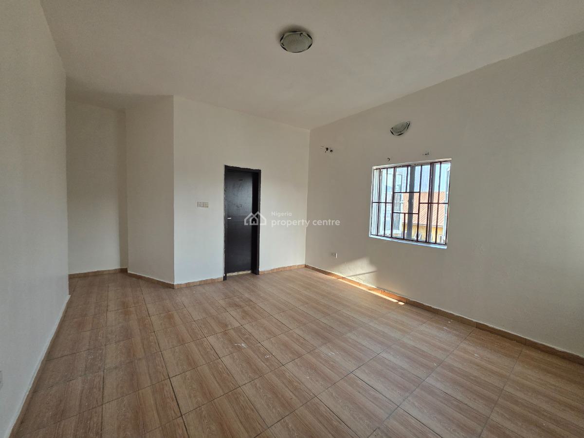 Well Located 2 Bedroom Apartment with Roof Top Terrace, New Road, Igbo Efon, Lekki, Lagos, Block of Flats for Sale