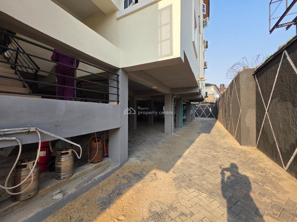 Well Located 2 Bedroom Apartment with Roof Top Terrace, New Road, Igbo Efon, Lekki, Lagos, Block of Flats for Sale