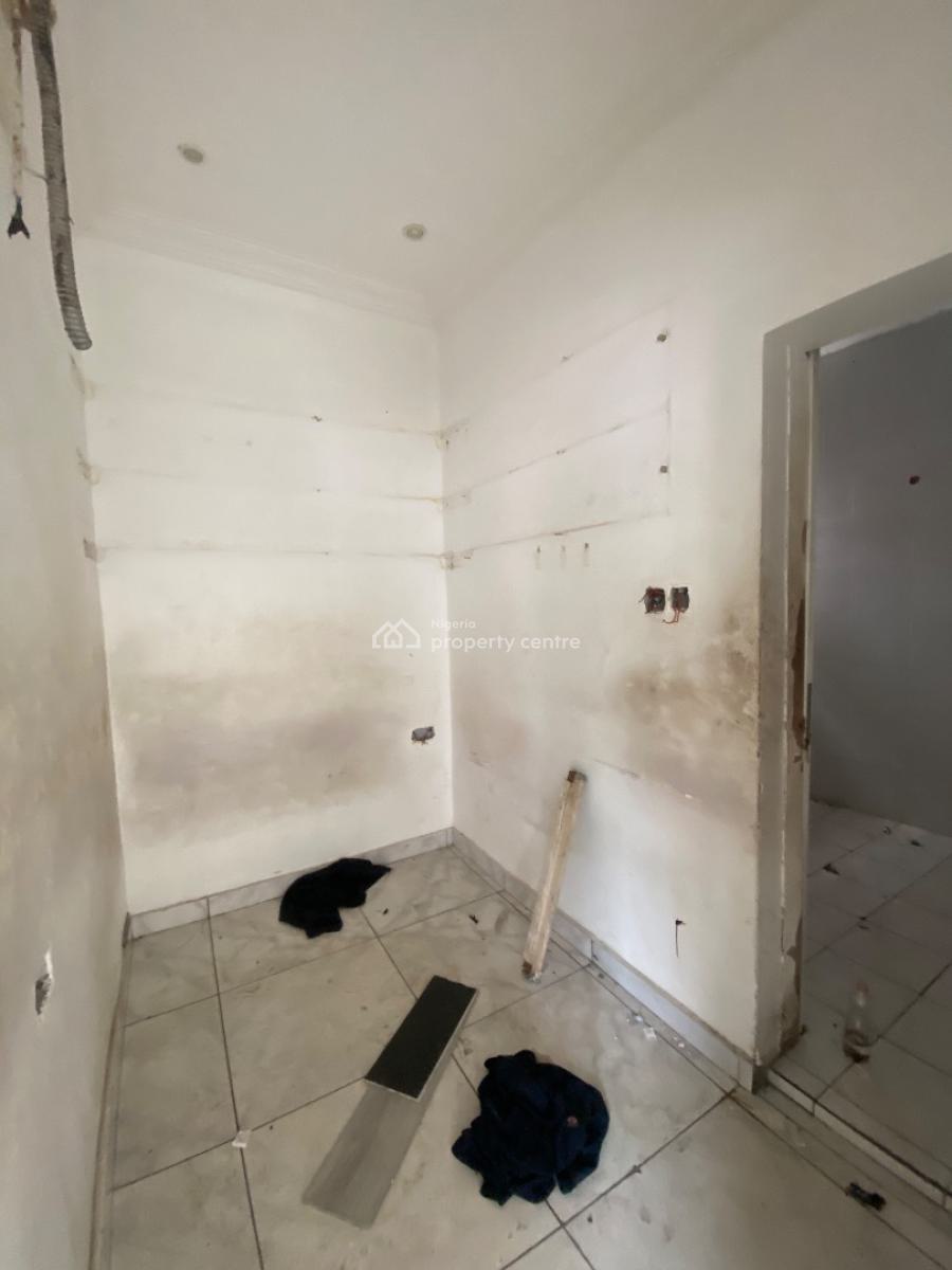 98 Square Meters Commercial Space, Lekki Phase 1, Lekki, Lagos, Office Space for Sale