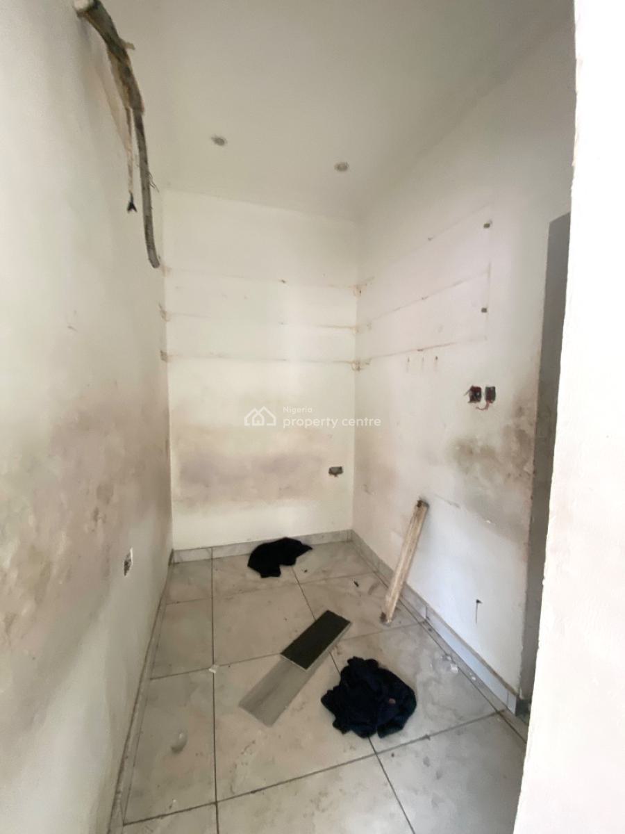 98 Square Meters Commercial Space, Lekki Phase 1, Lekki, Lagos, Office Space for Sale