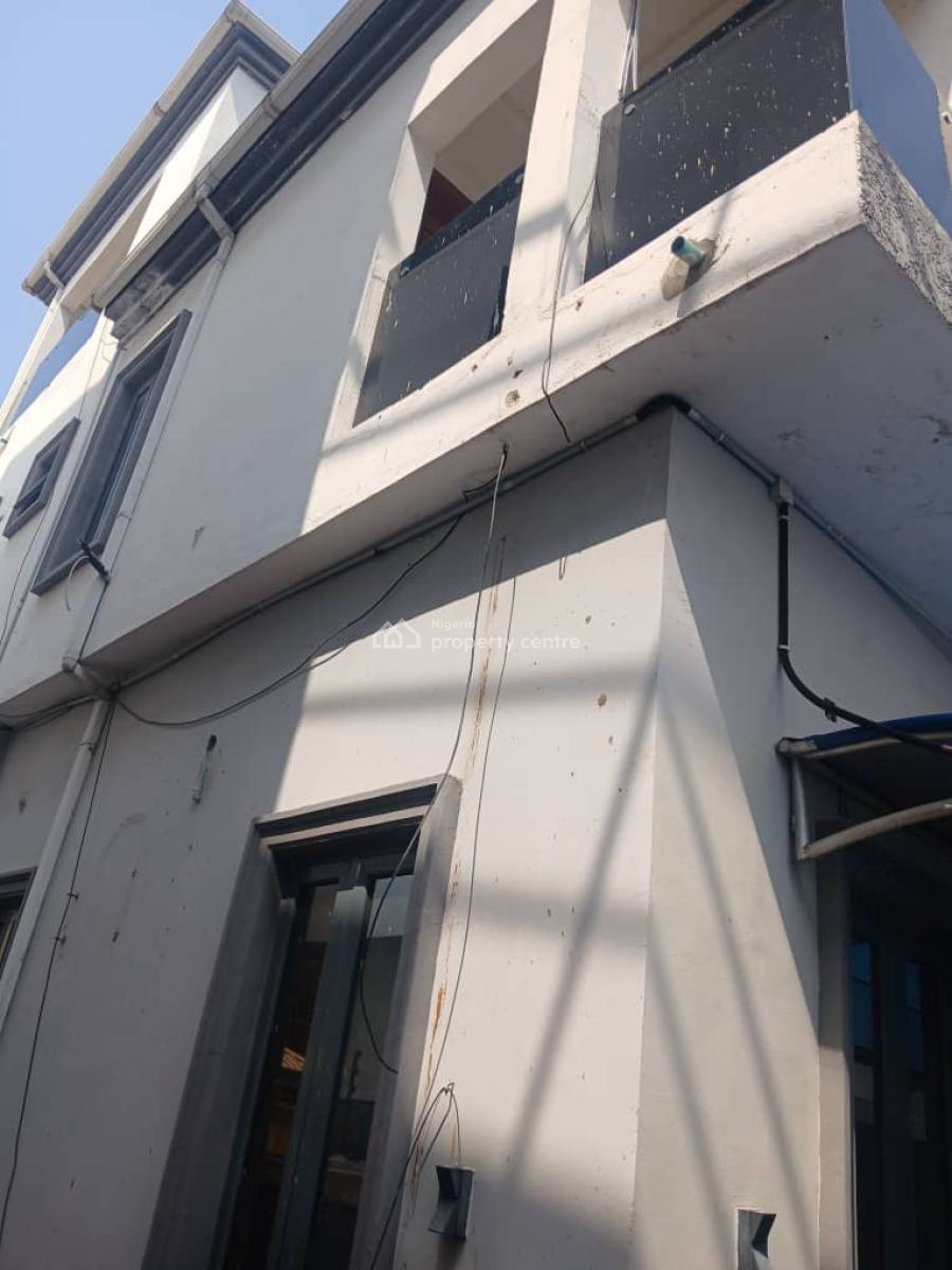 5 Bedroom Fully Detached Duplex with Bq, Phase 1, Magodo, Lagos, Detached Duplex for Rent