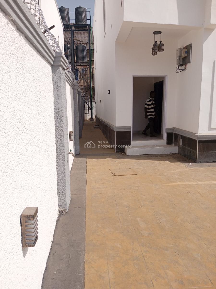 Tastefully Finished 4 Bedroom Semi Detached Duplex, Along Voice of Nigeria Road, Sabon Lugbe, Lugbe District, Abuja, Semi-detached Duplex for Sale