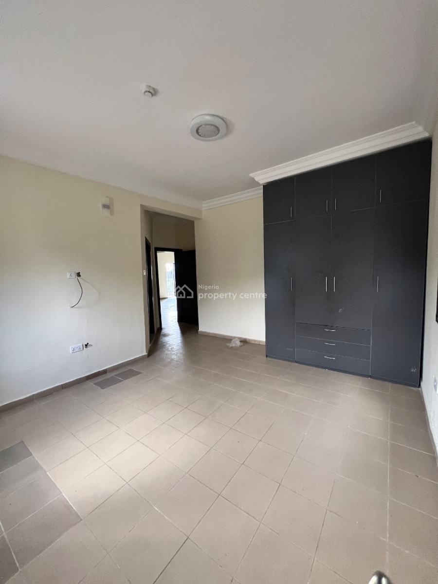 Spacious 3 Bedroom Apartment with Bq, Pool and Gym, Lekki Phase 1, Lekki, Lagos, Flat / Apartment for Rent