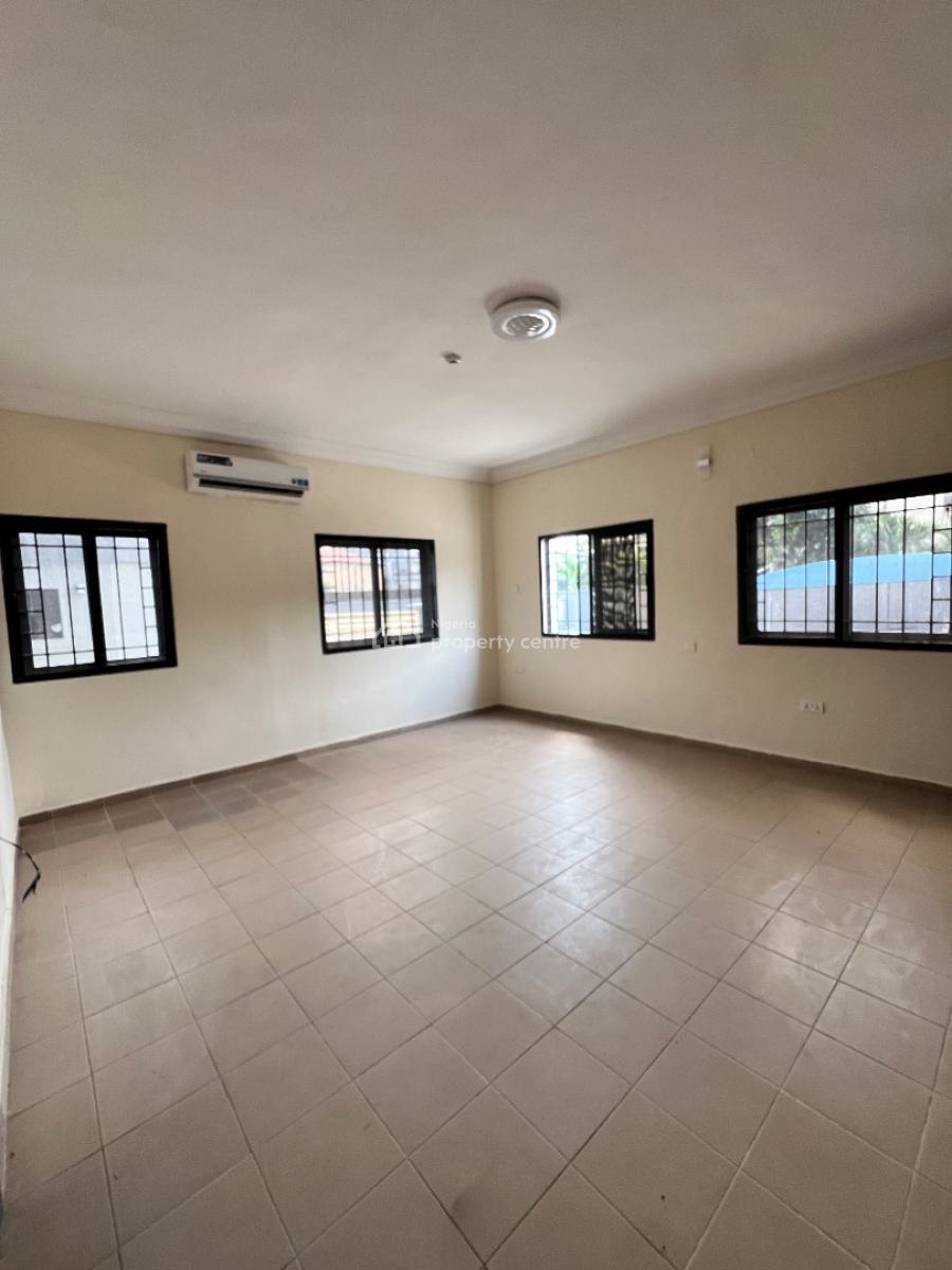 Spacious 3 Bedroom Apartment with Bq, Pool and Gym, Lekki Phase 1, Lekki, Lagos, Flat / Apartment for Rent