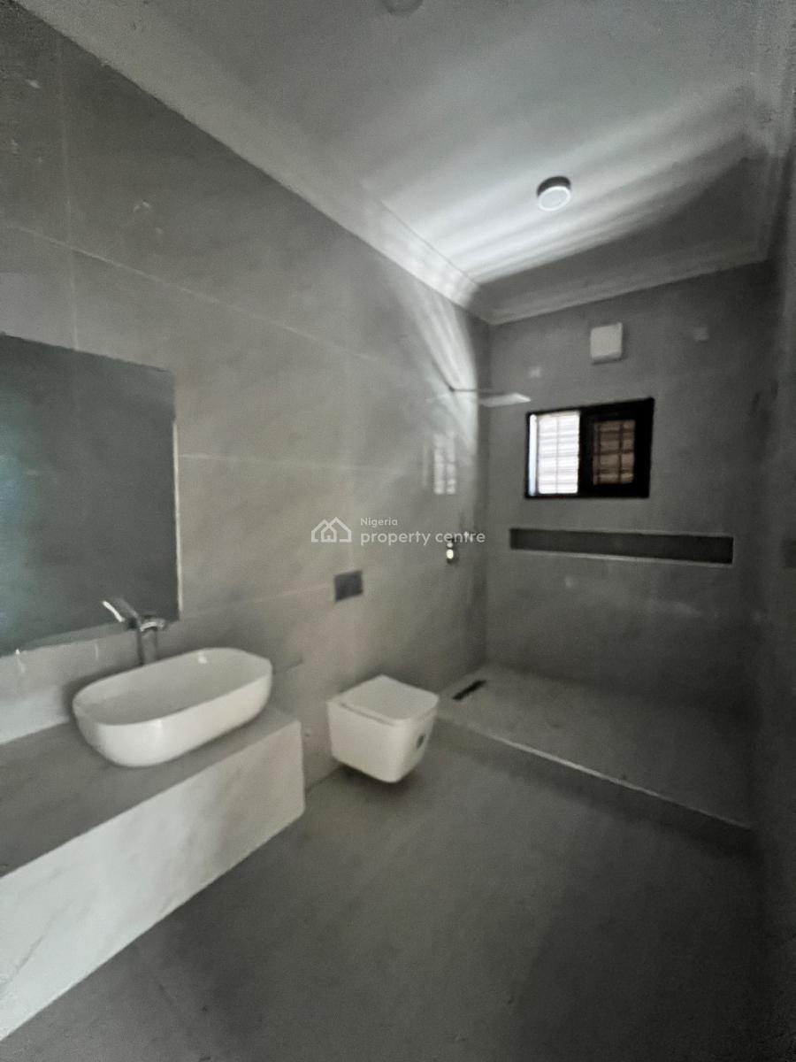 Spacious 3 Bedroom Apartment with Bq, Pool and Gym, Lekki Phase 1, Lekki, Lagos, Flat / Apartment for Rent