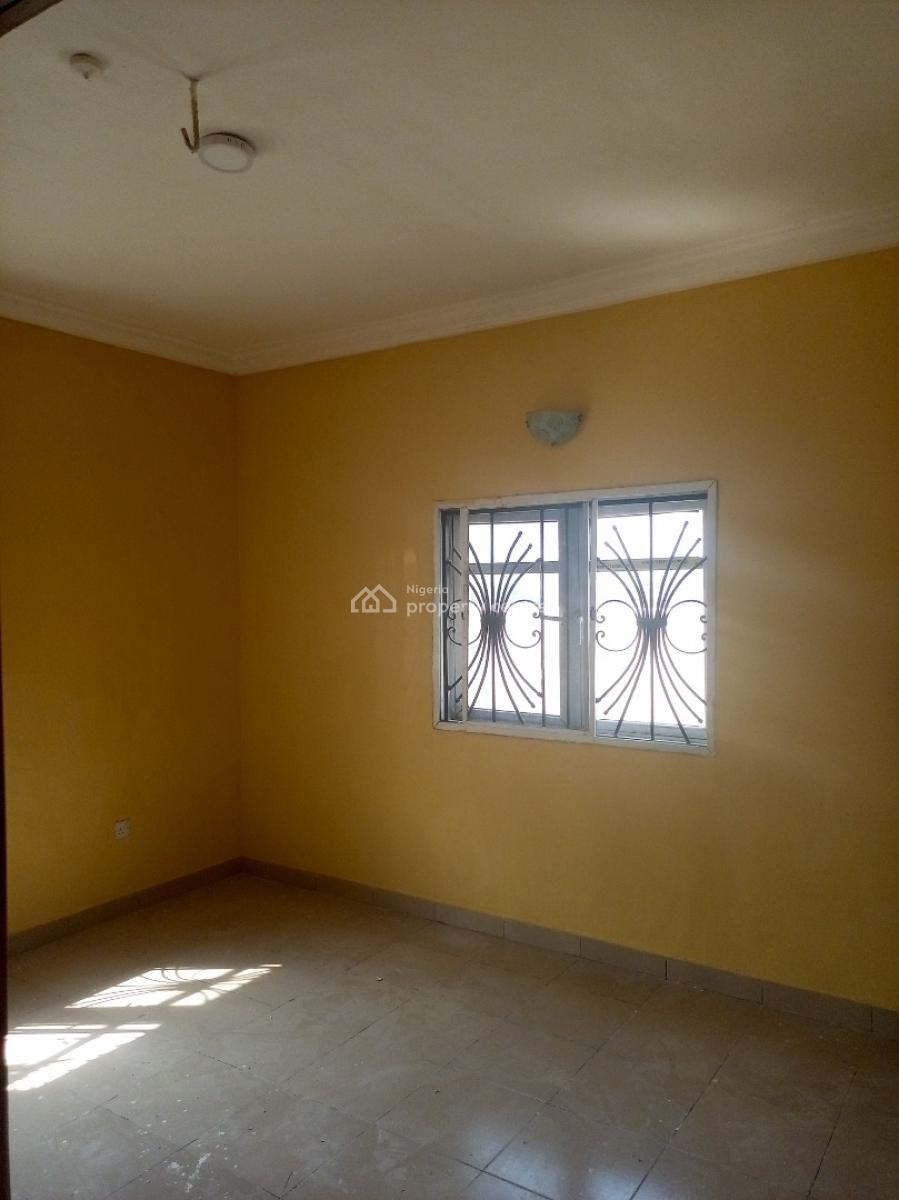 Luxury and Sharp 3 Bedrooms Apartment (downstairs), Mobil Road, Ilaje, Ajah, Lagos, Flat / Apartment for Rent