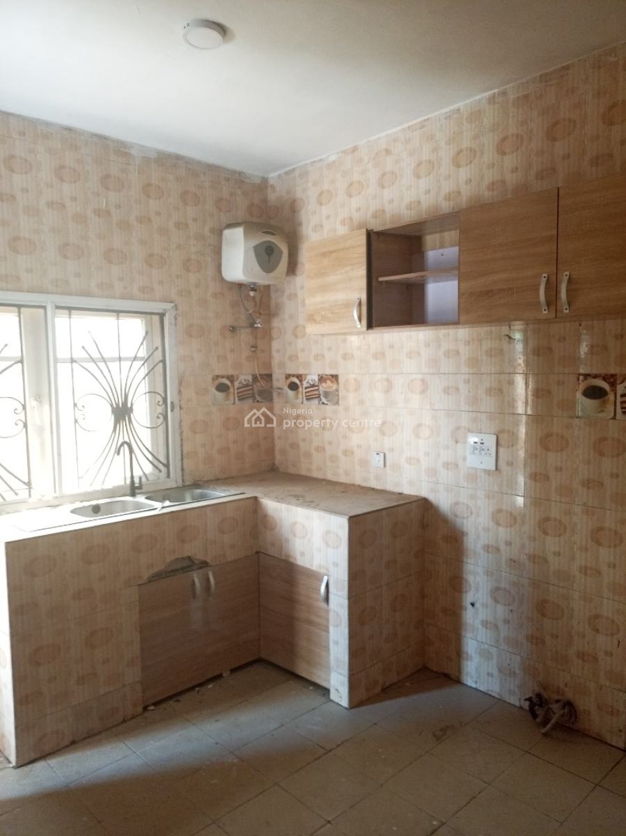 Luxury and Sharp 3 Bedrooms Apartment (downstairs), Mobil Road, Ilaje, Ajah, Lagos, Flat / Apartment for Rent