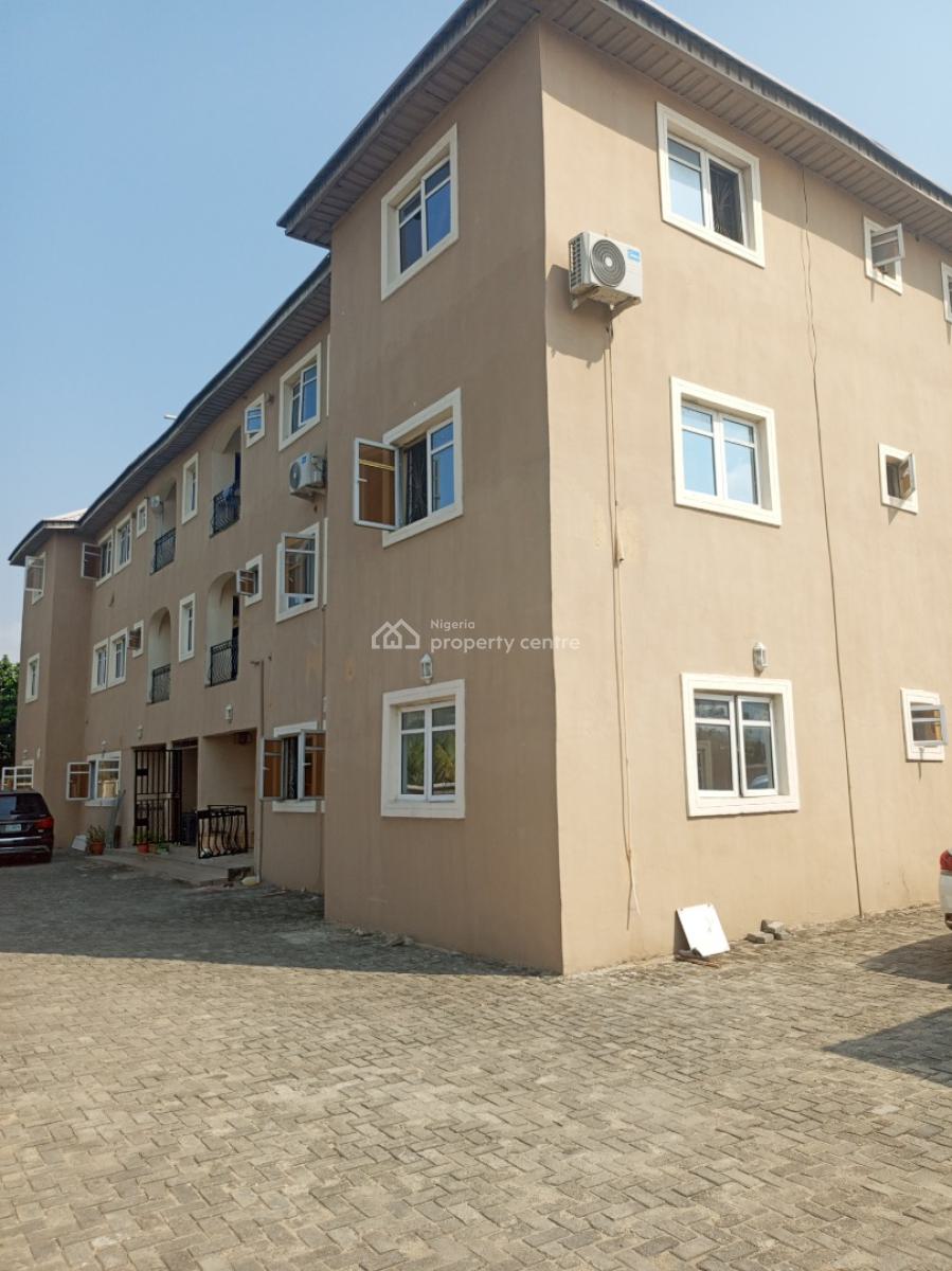 Luxury and Sharp 3 Bedrooms Apartment (downstairs), Mobil Road, Ilaje, Ajah, Lagos, Flat / Apartment for Rent