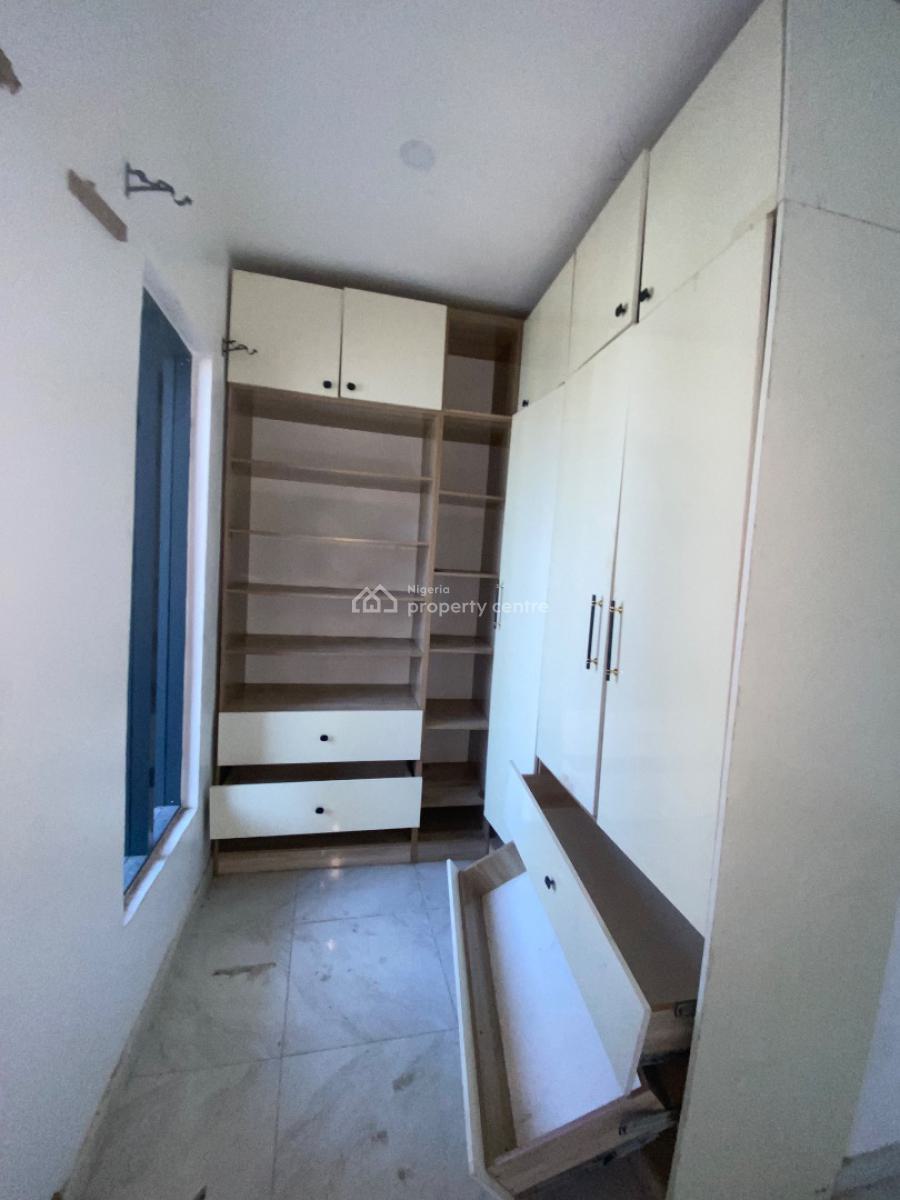 Super Luxurious Massive Roomself Contained (shared), Rising Gold Estate, Ikota, Lekki, Lagos, Flat / Apartment for Rent