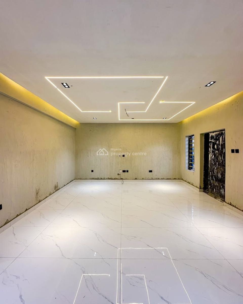 Luxuriously Built 3 Bedroom Apartment, Yaba, Lagos, Block of Flats for Sale