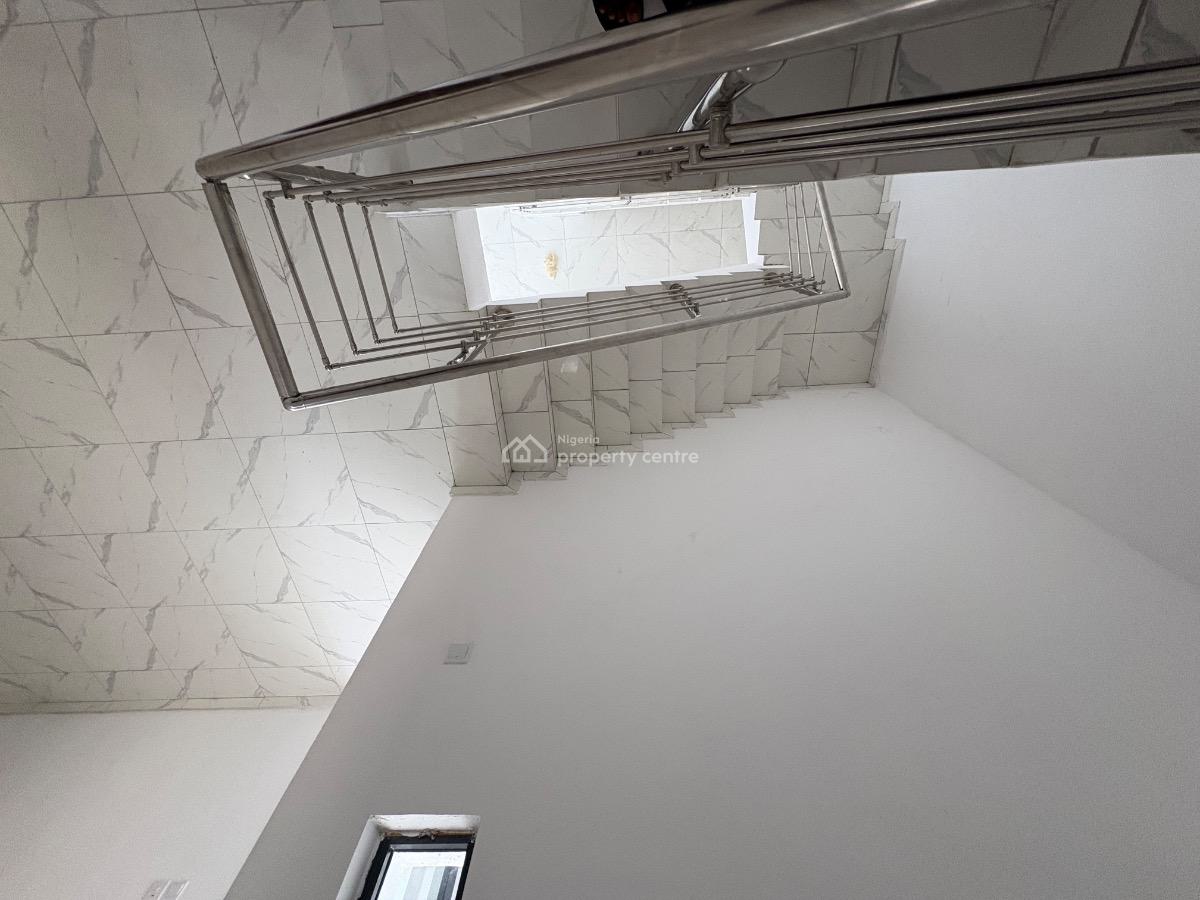 4 Bedrooms Terrace, Off Admiralty Road, Lekki, Lagos, Semi-detached Duplex for Rent