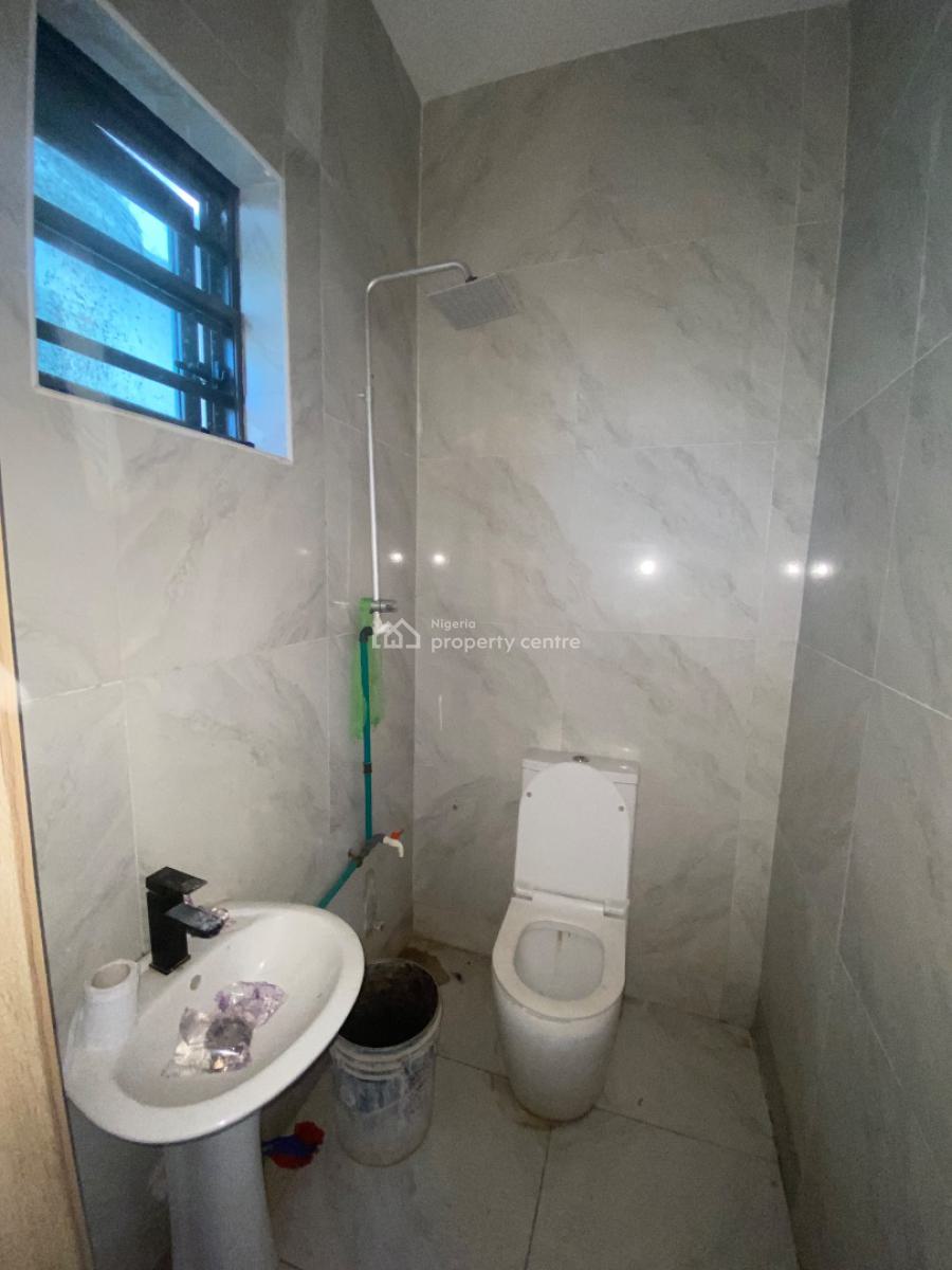 Super Luxurious Massive Roomself Contained (shared), Rising Gold Estate, Ikota, Lekki, Lagos, Flat / Apartment for Rent