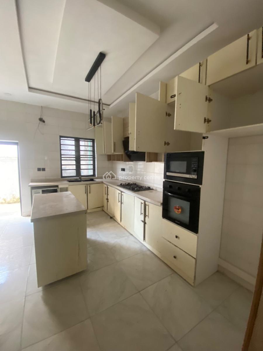 Super Luxurious Massive Roomself Contained (shared), Rising Gold Estate, Ikota, Lekki, Lagos, Flat / Apartment for Rent