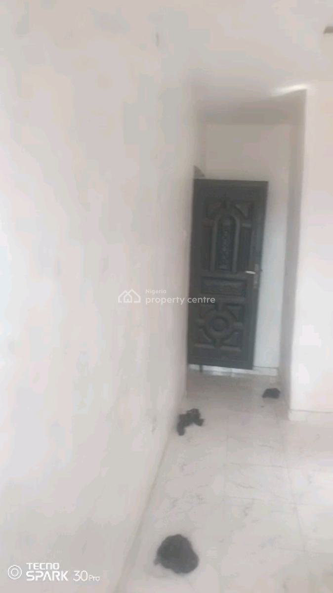 Standard and Executive Self Contain, Alagomeji, Yaba, Lagos, Self Contain (single Rooms) for Rent
