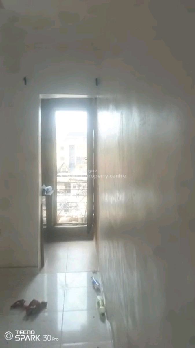 Standard and Executive Self Contain, Alagomeji, Yaba, Lagos, Self Contain (single Rooms) for Rent
