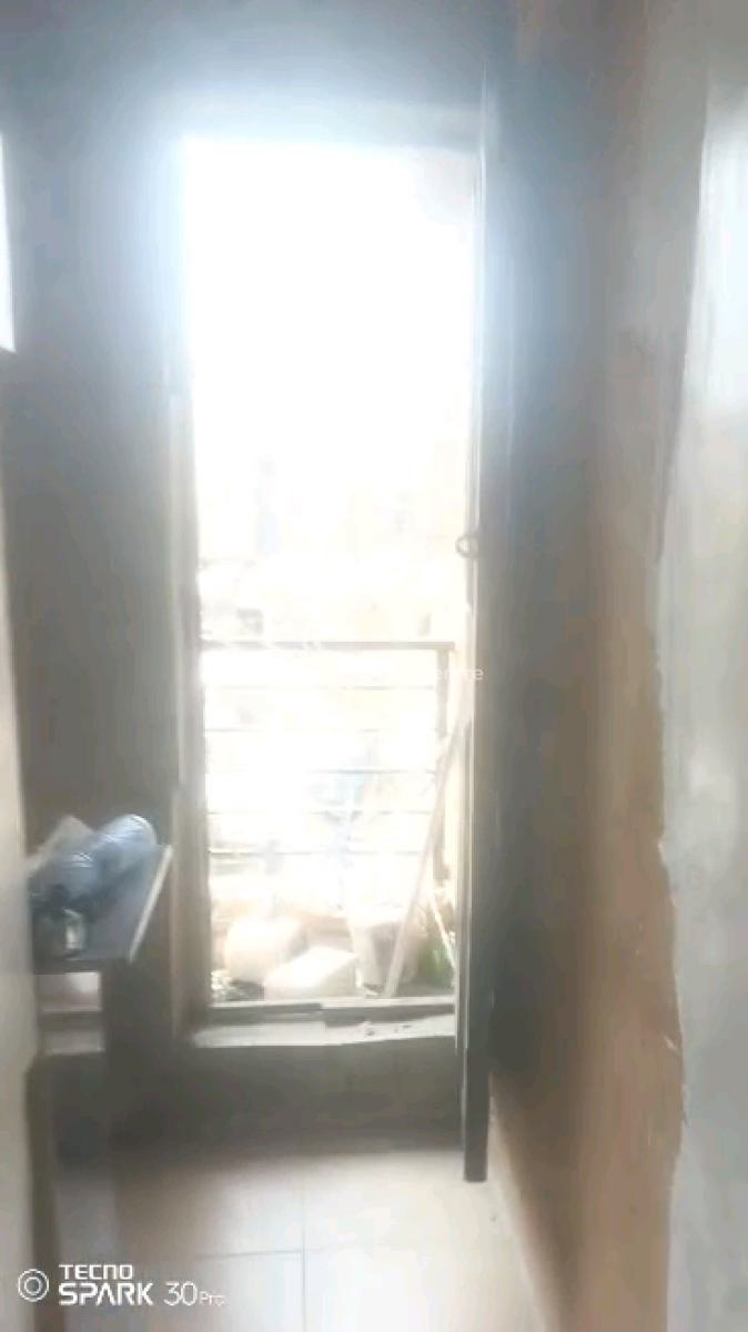 Standard and Executive Self Contain, Alagomeji, Yaba, Lagos, Self Contain (single Rooms) for Rent