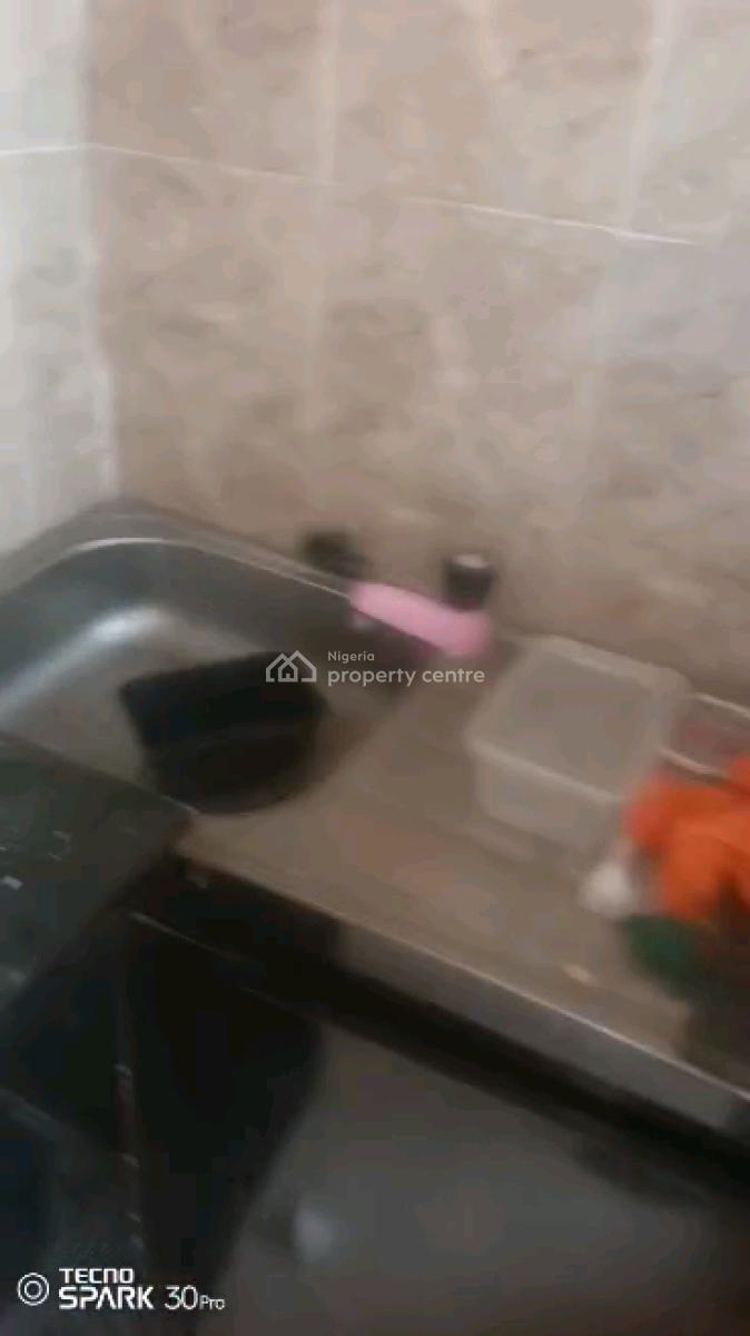 Standard and Executive Self Contain, Alagomeji, Yaba, Lagos, Self Contain (single Rooms) for Rent