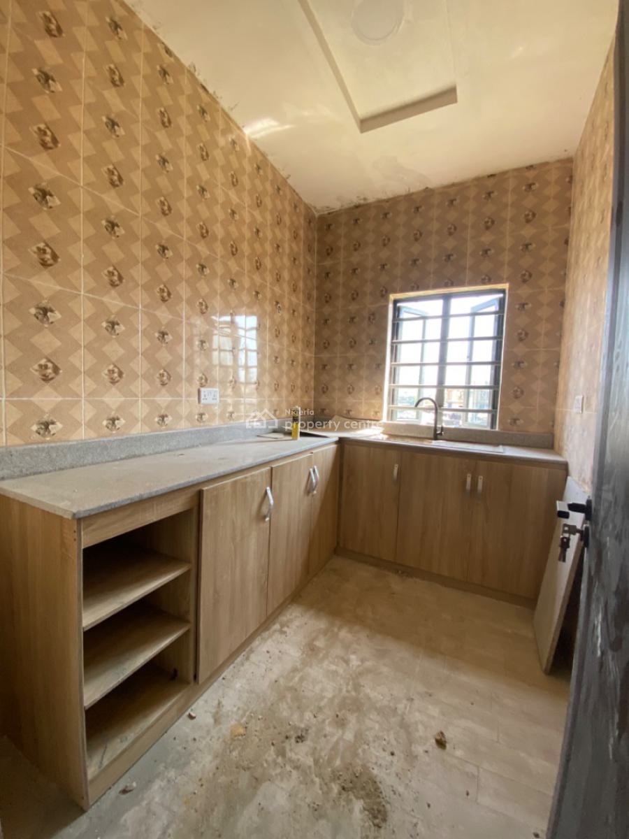 an Executive Two Bedroom Flat, Akintola Close By Coastal Road Off Ogombo Road Ajah, Lekki, Lagos, Flat / Apartment for Rent