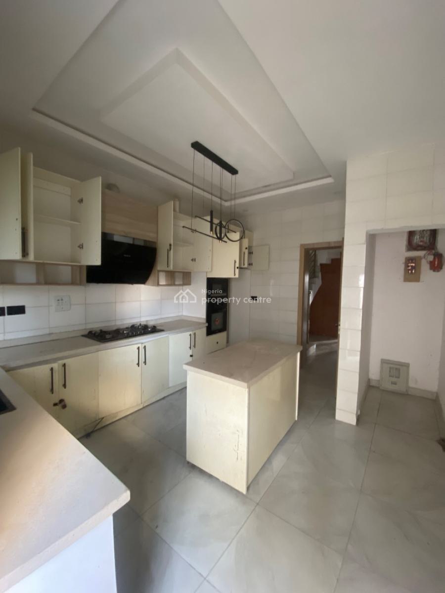 Super Luxurious Bq with Shared Kitchen, Rising Gold Estate, Ikota, Lekki, Lagos, Flat / Apartment for Rent