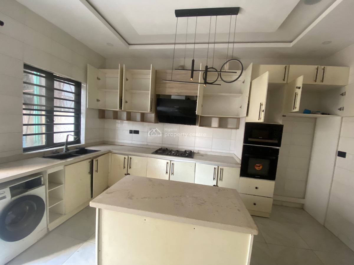 Super Luxurious Bq with Shared Kitchen, Rising Gold Estate, Ikota, Lekki, Lagos, Flat / Apartment for Rent