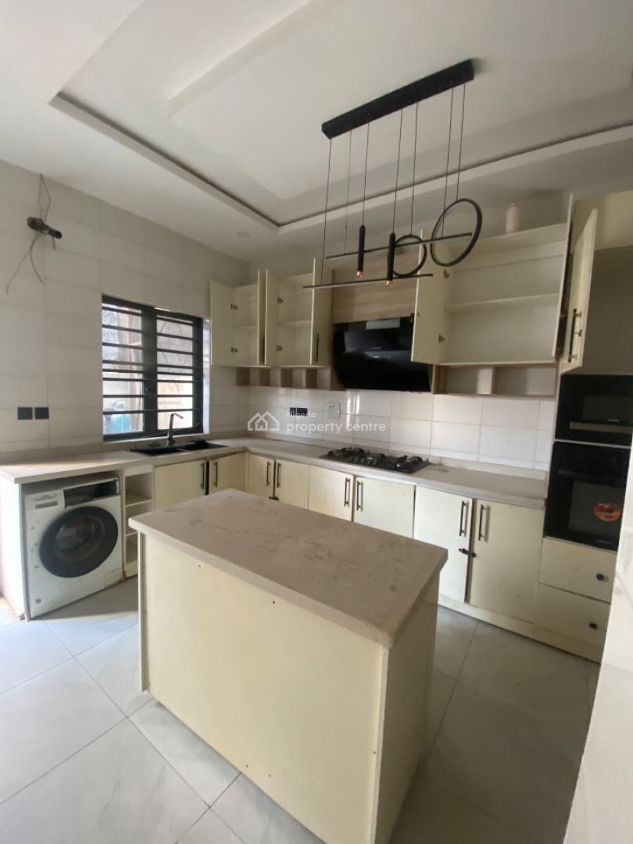 Super Luxurious Bq with Shared Kitchen, Rising Gold Estate, Ikota, Lekki, Lagos, Flat / Apartment for Rent