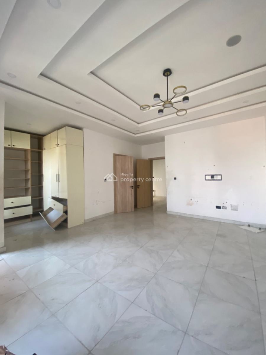 an Executive One Bedroom Shared Apartment, Ikota Villa Estate Lekki Phase 2, Lekki, Lagos, Self Contain (single Rooms) for Rent