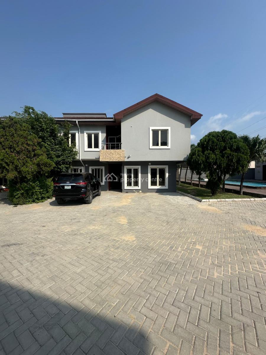 𝐌𝐀𝐈𝐍𝐓𝐀𝐈𝐍𝐄𝐃 4 𝐁𝐄𝐃𝐑𝐎𝐎𝐌 𝐒𝐄𝐌𝐈 𝐃𝐄𝐓𝐀𝐂𝐇𝐄𝐃, Ikoyi, Lagos, Semi-detached Duplex for Rent