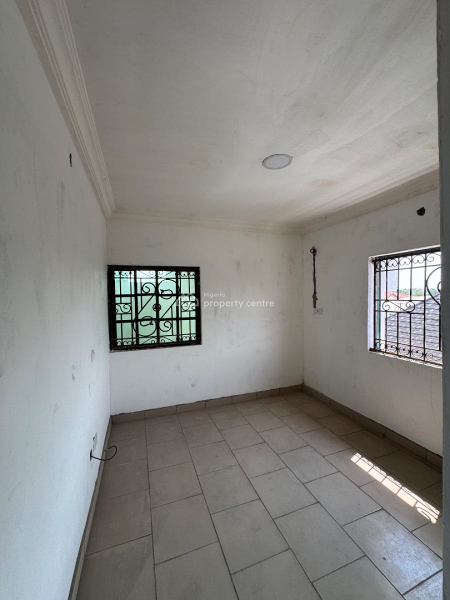 Well Maintained 2 Bedroom Apartment, Chevron, Lekki Phase 2, Lekki, Lagos, Flat / Apartment for Rent