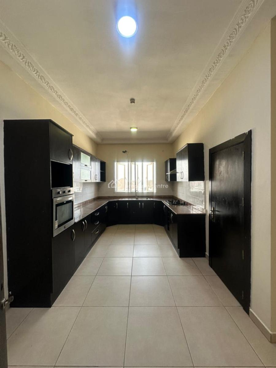 Maintained 2 Bedroom Apartment, Chevron, Lekki Phase 2, Lekki, Lagos, Flat / Apartment for Rent